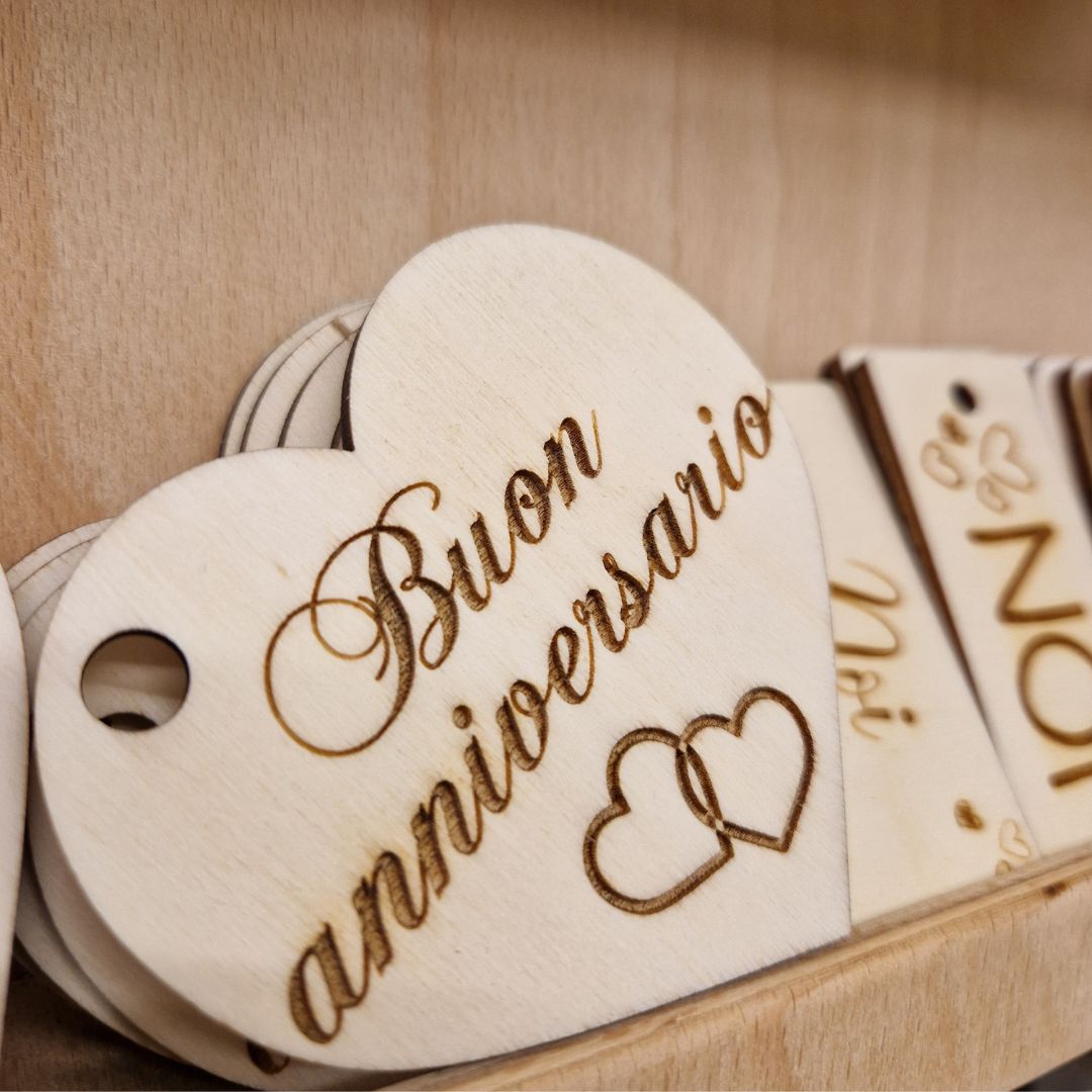 Targhetta in legno “Buon Anniversario" - immagine 2